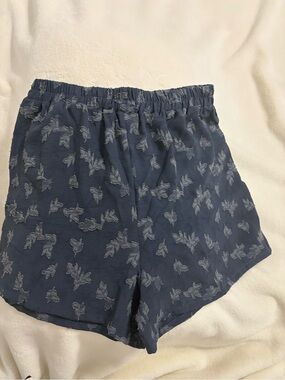 Easel Navy Textured Floral Shorts